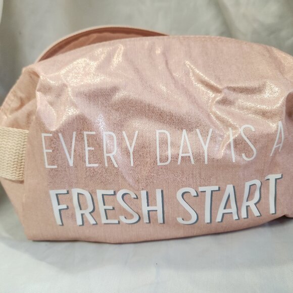 Thirty One LETS GO POUCH in PINK PERSPECTIVE Medium NEW in package - Picture 1 of 5